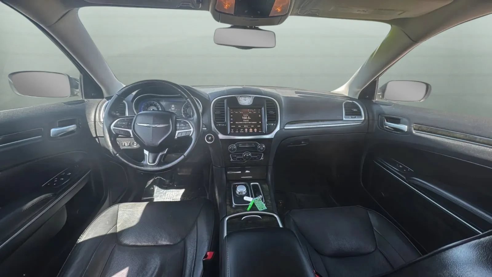 Used 2016 Chrysler 300 C RWD image 9