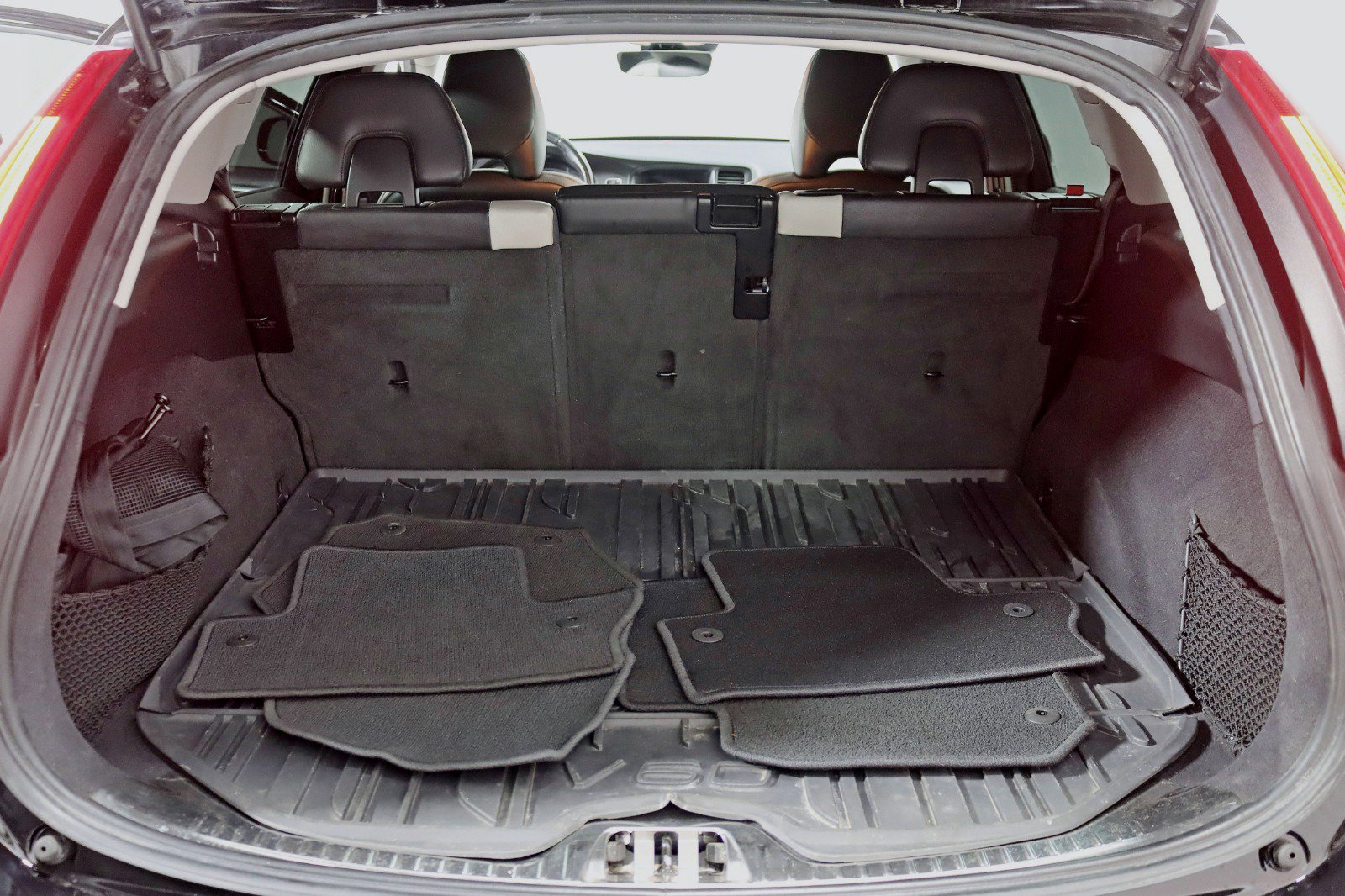 Used 2018 Volvo V60 T5 Cross Country w/ Convenience Package image 36