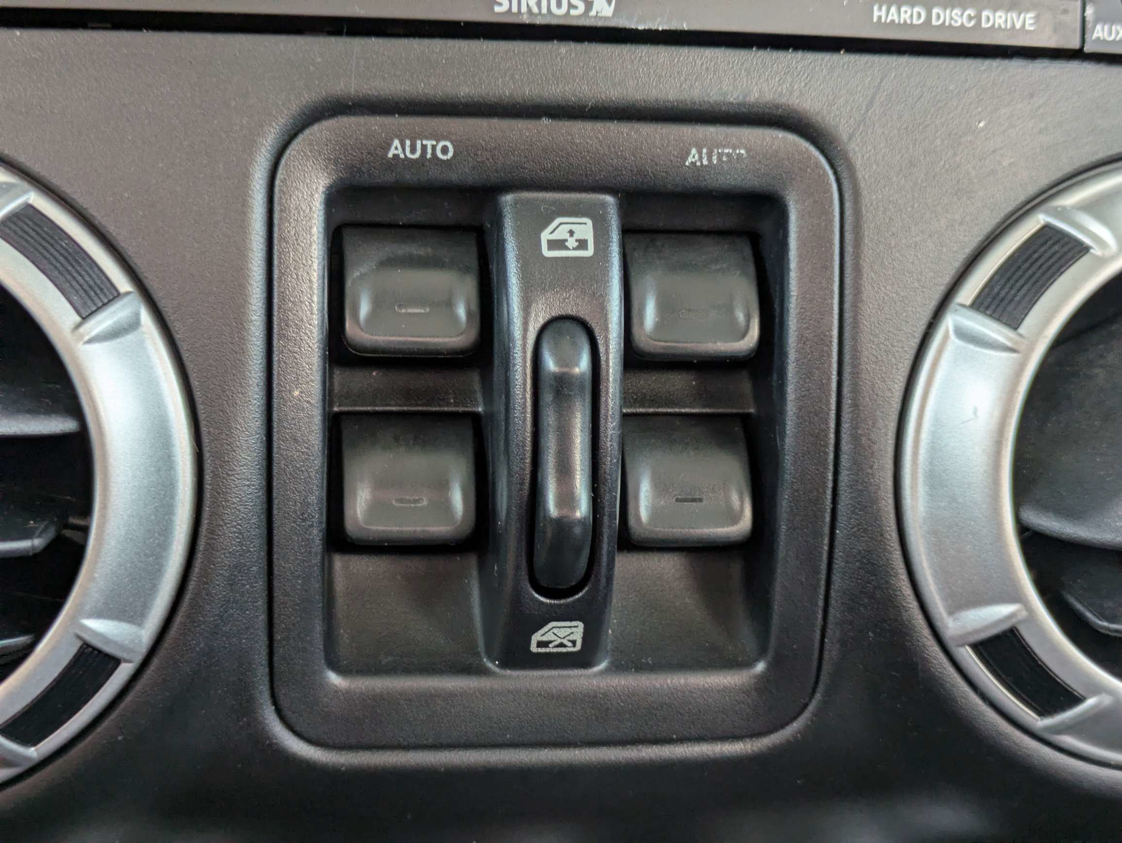 Used 2015 Jeep Wrangler Unlimited Sahara w/ Dual Top Group AWD/4WD image 20