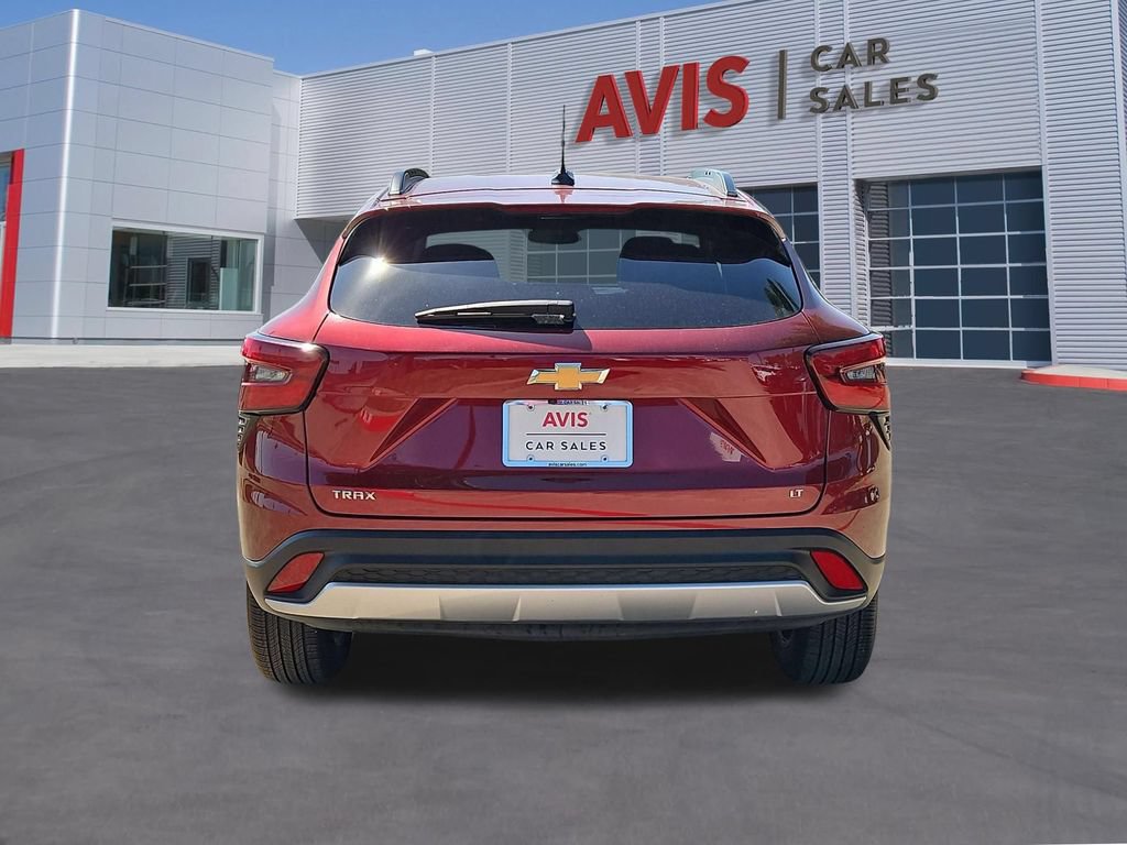 Used 2025 Chevrolet Trax LT w/ LT Convenience Package FWD image 7