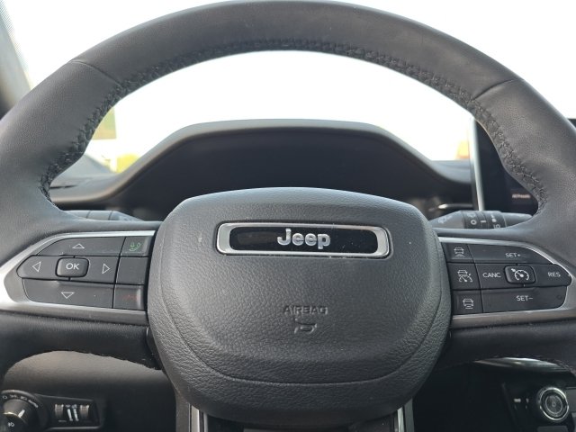 Used 2023 Jeep Compass Limited AWD/4WD image 18