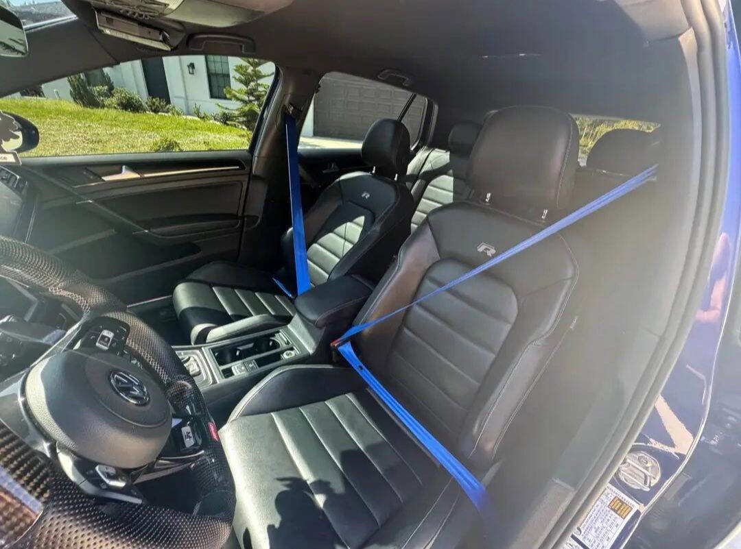 Used 2017 Volkswagen Golf R 4-Door image 9