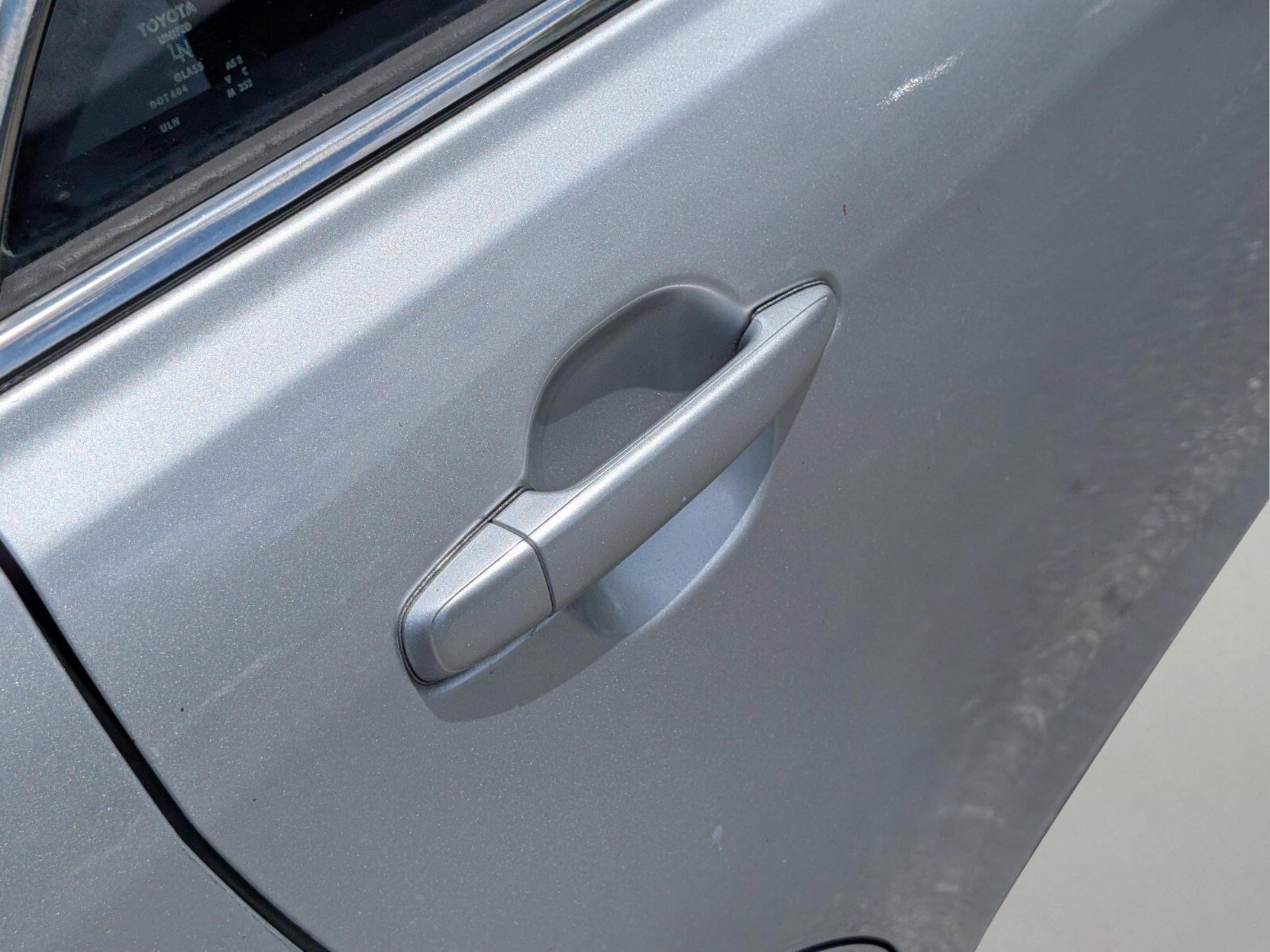 Used 2010 Toyota Camry LE FWD image 34