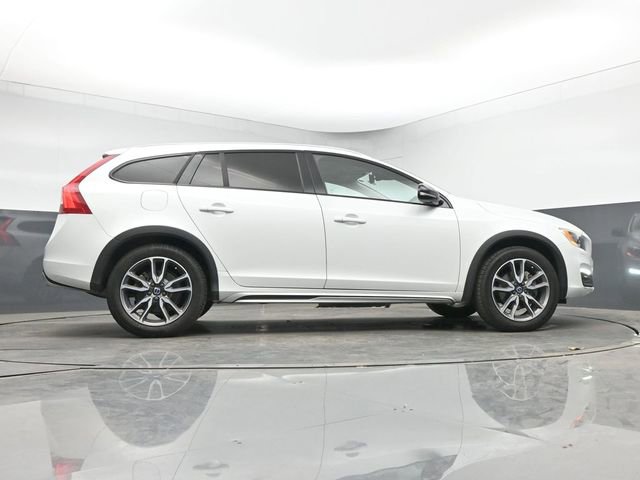 Used 2017 Volvo V60 T5 Cross Country Platinum AWD/4WD image 17