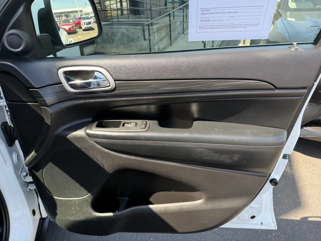 Used 2020 Jeep Grand Cherokee Laredo RWD image 18