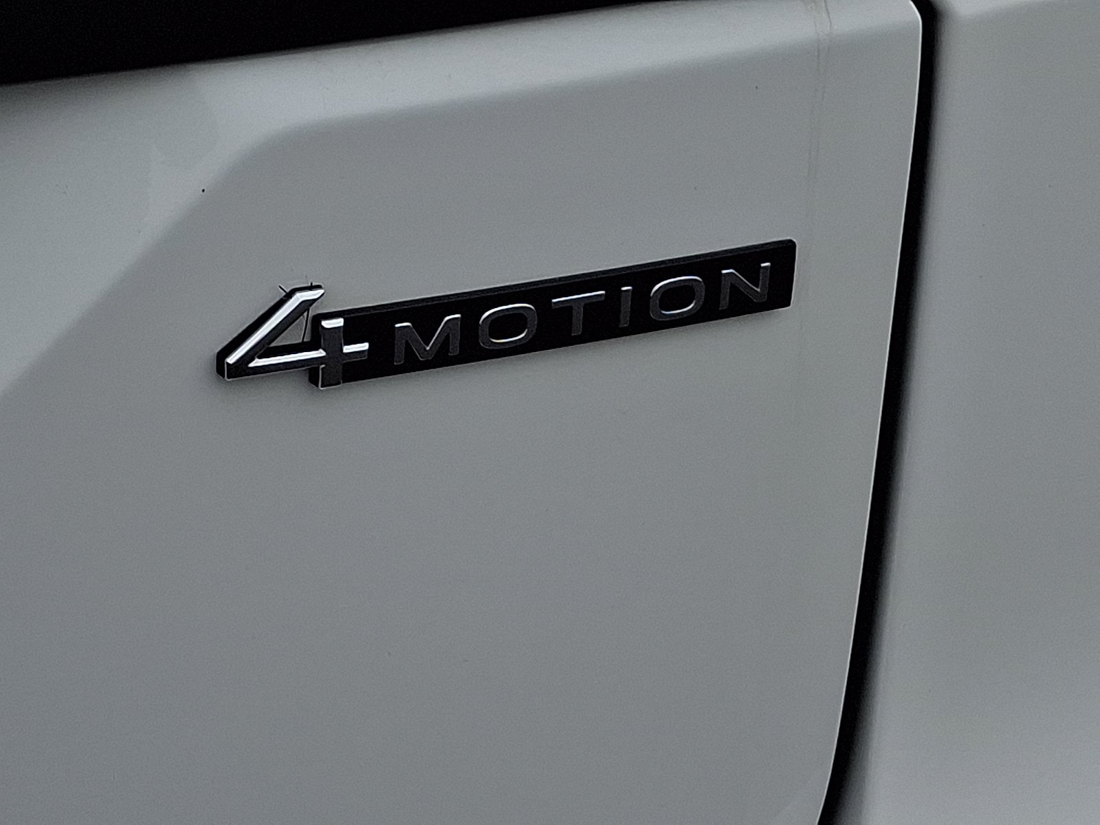 Used 2024 Volkswagen Atlas Peak Edition SE AWD/4WD image 35