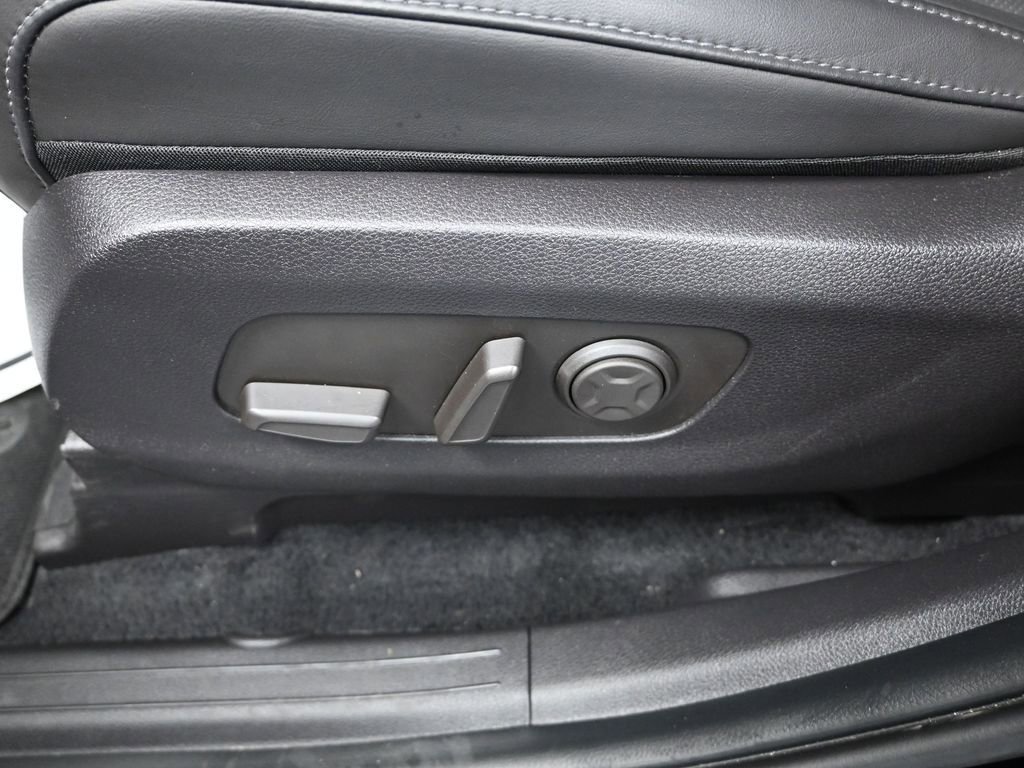 Certified 2026 Kia Carnival EX image 12