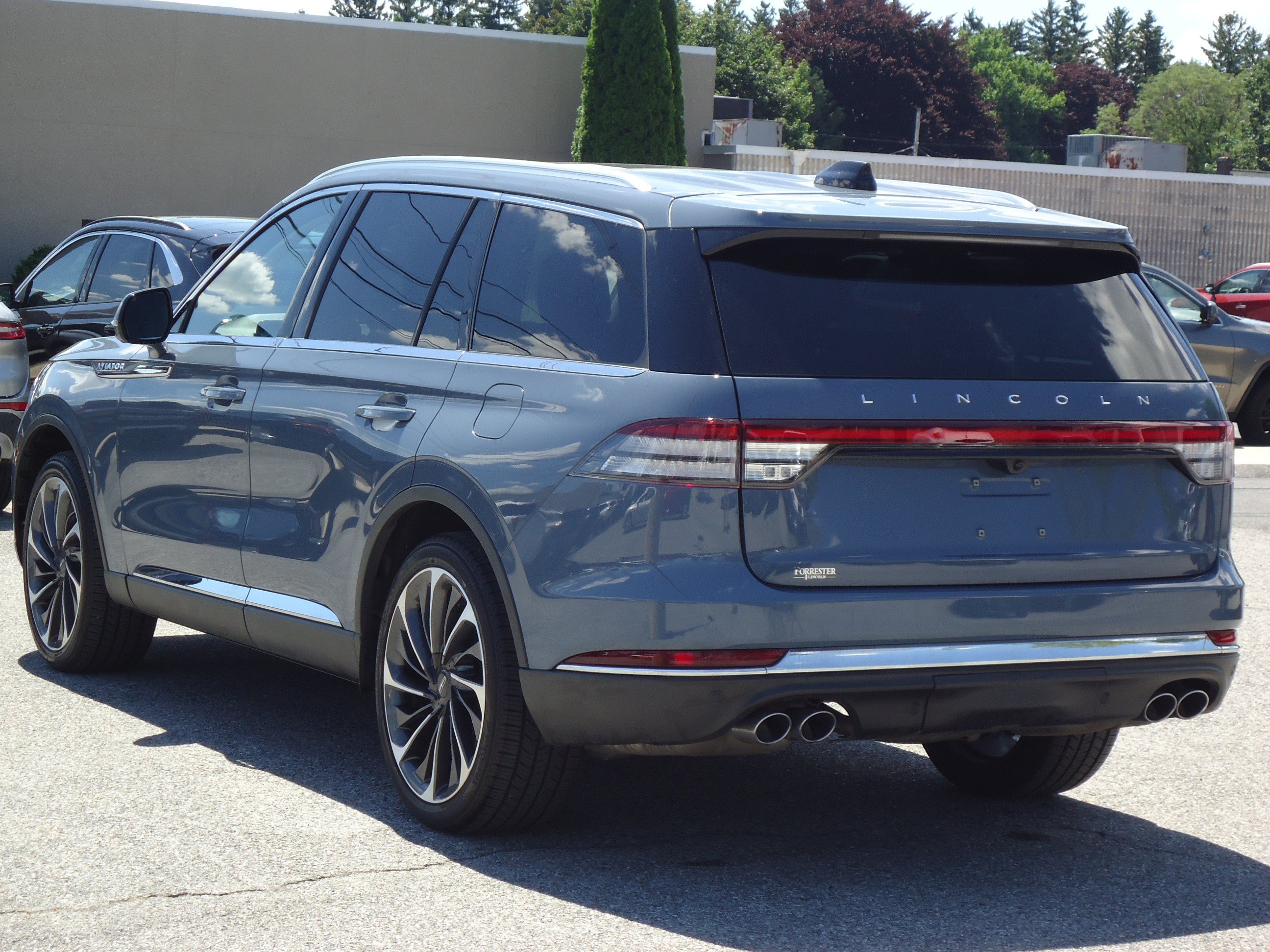 Used 2025 Lincoln Aviator Reserve w/ Equipment Group 201A AWD/4WD image 5