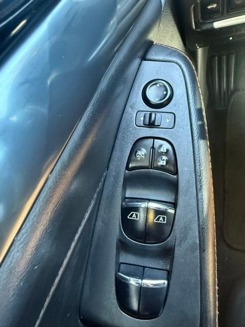 Used 2021 Nissan Maxima SR w/ Sport Mat Group image 18