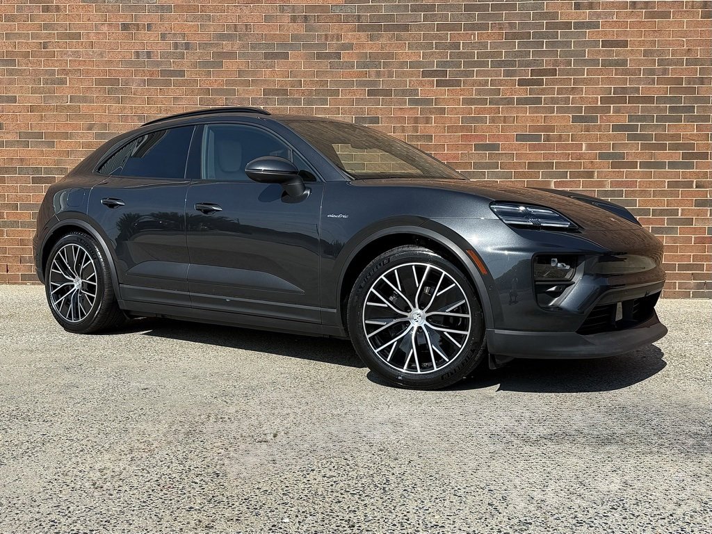 New 2024 Porsche Macan 4 Electric image 9