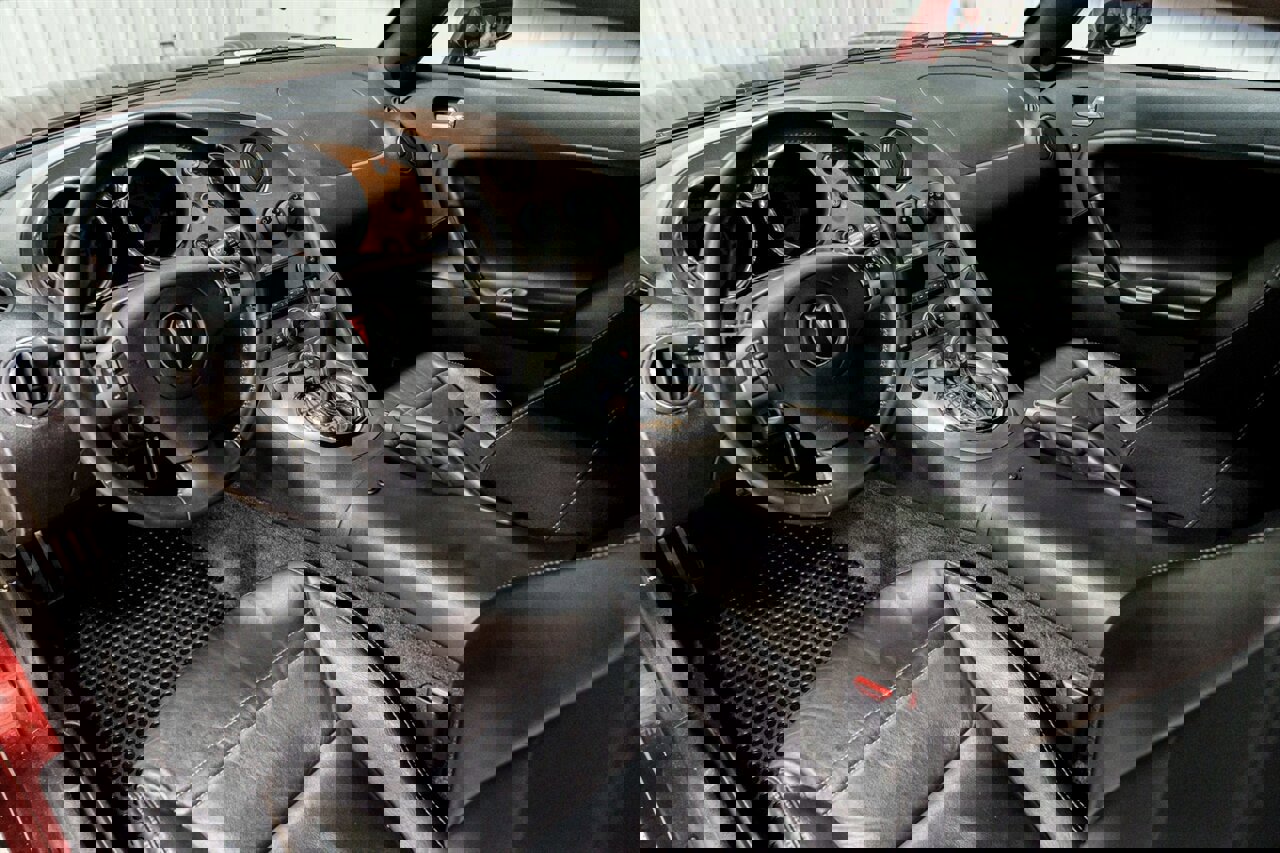 Used 2009 Pontiac Solstice Coupe w/ Premium Package image 11