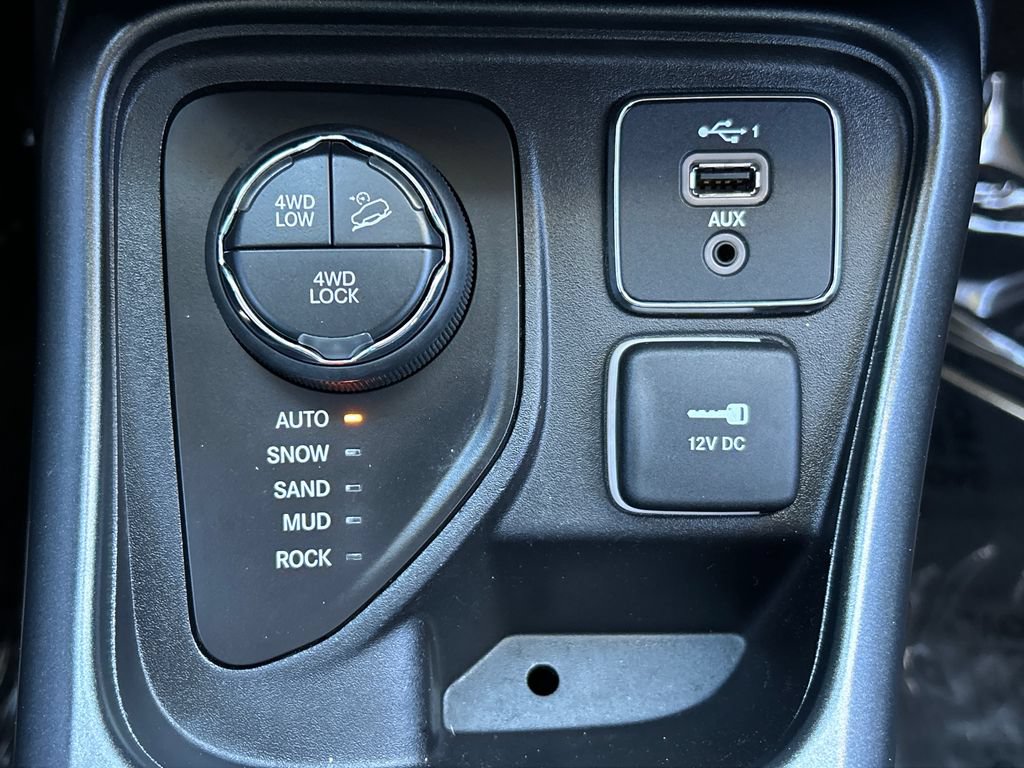 Used 2021 Jeep Compass Trailhawk AWD/4WD image 13