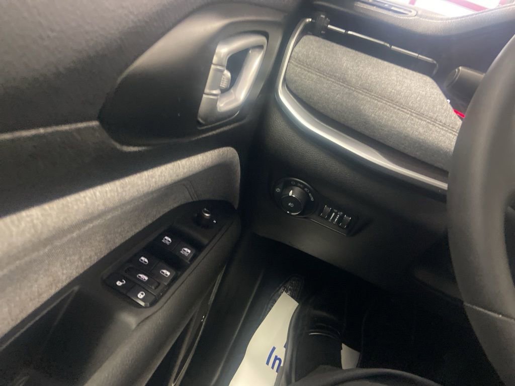 Used 2023 Jeep Compass Latitude w/ Sun and Sound Group image 29