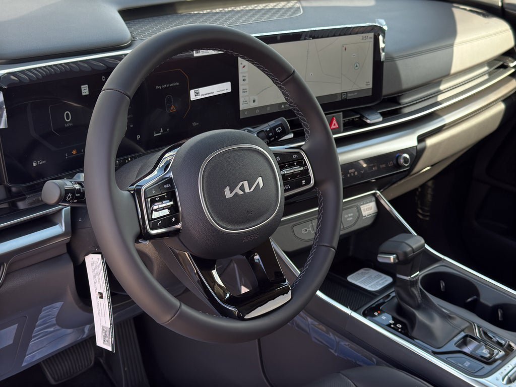 New 2026 Kia Carnival SX w/ SX Dark Edition Package FWD image 29