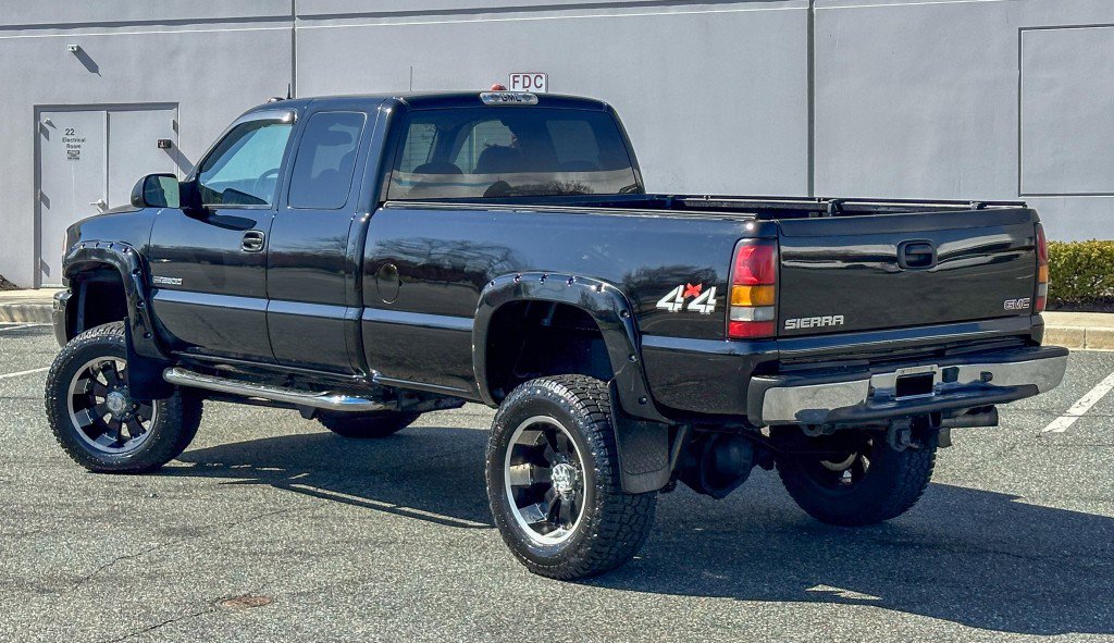 Used 2005 GMC Sierra 3500 SLT image 7