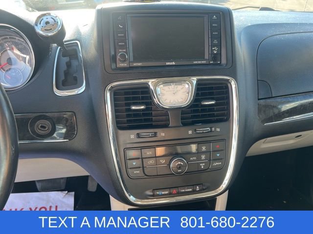 Used 2015 Chrysler Town & Country Touring FWD image 16