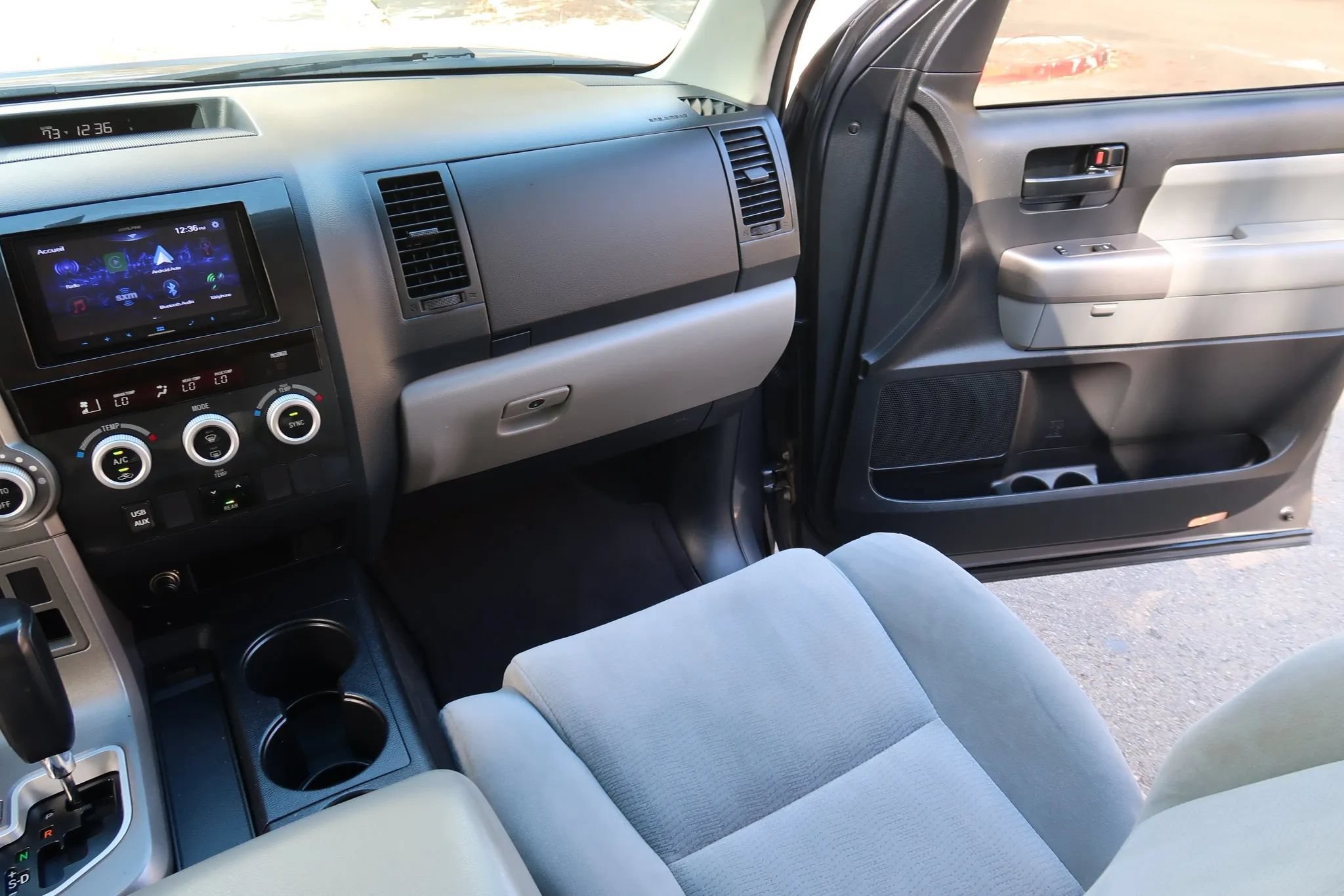 Used 2014 Toyota Sequoia SR5 AWD/4WD image 26