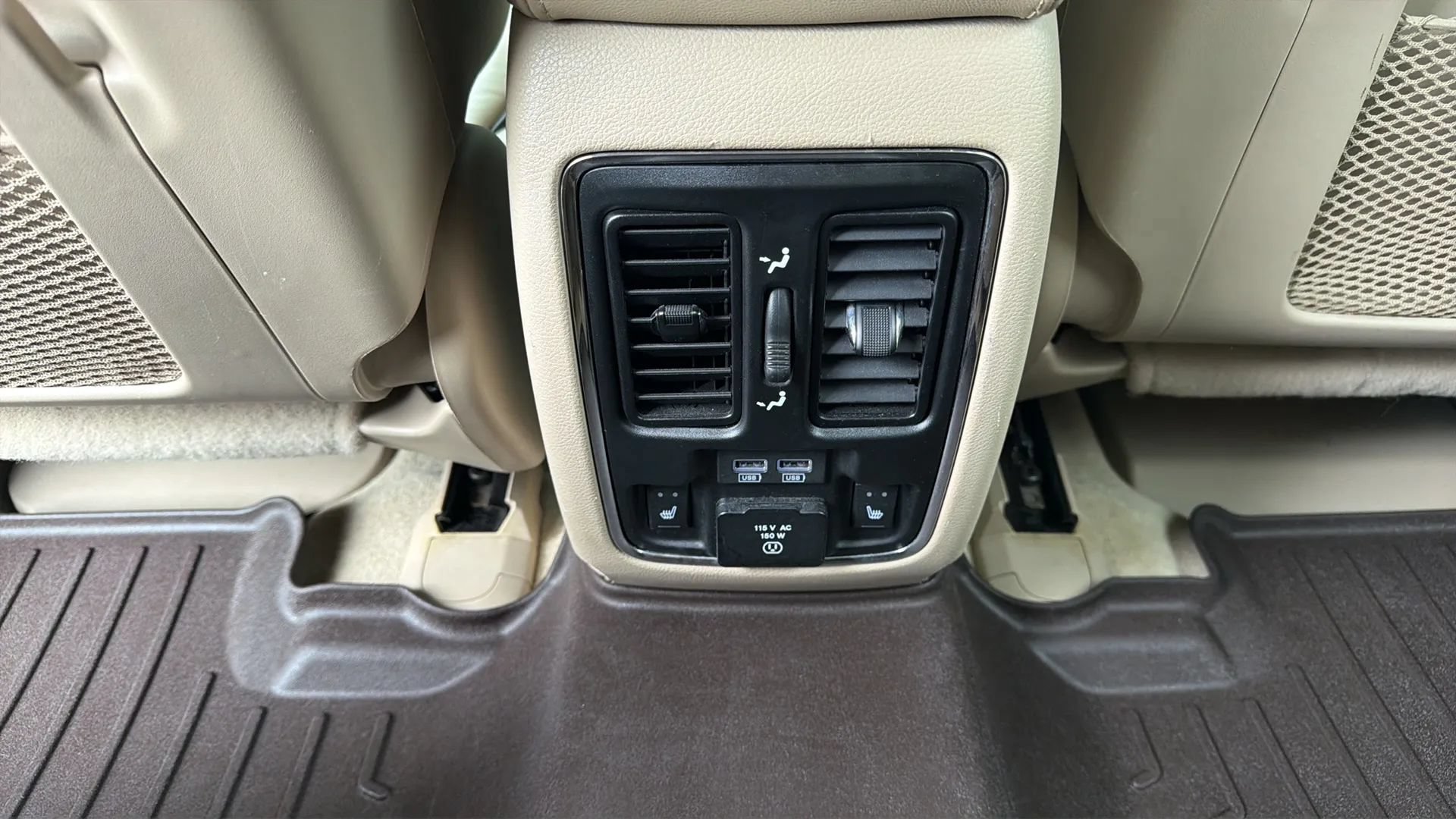 Used 2017 Jeep Grand Cherokee Overland w/ Jeep Active Safety Group AWD/4WD image 28