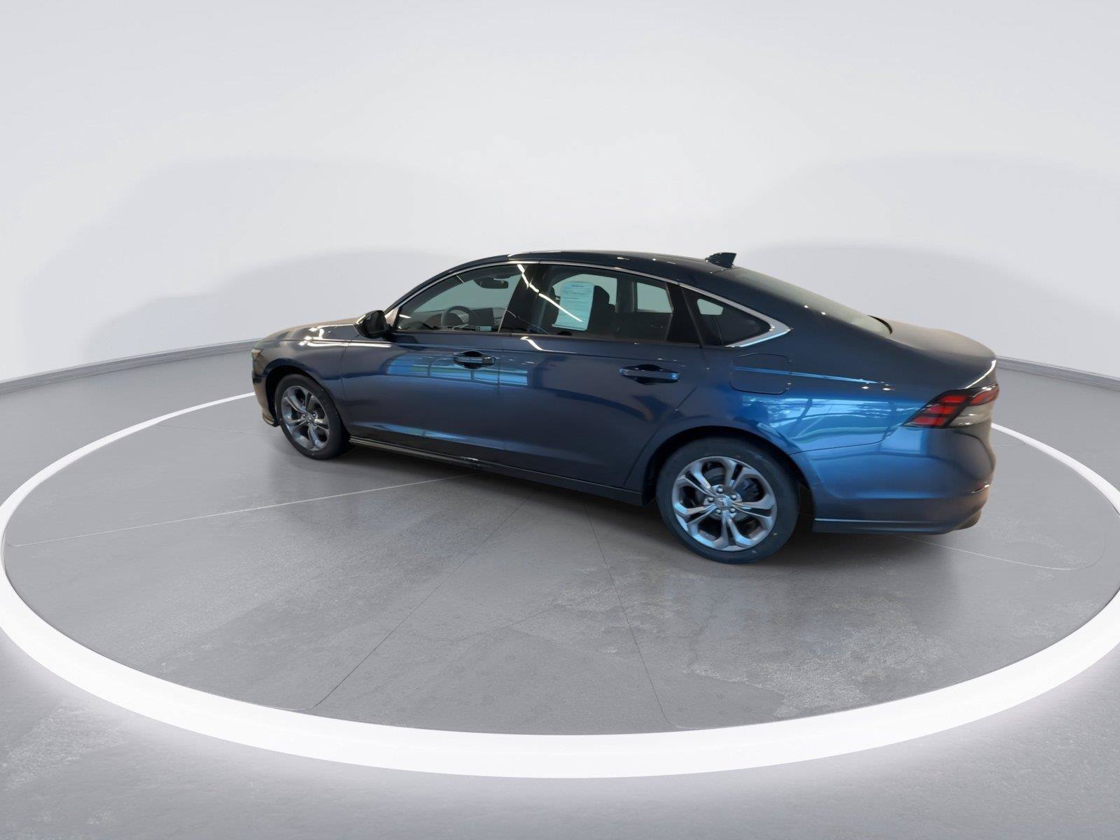 Used 2023 Honda Accord EX image 5