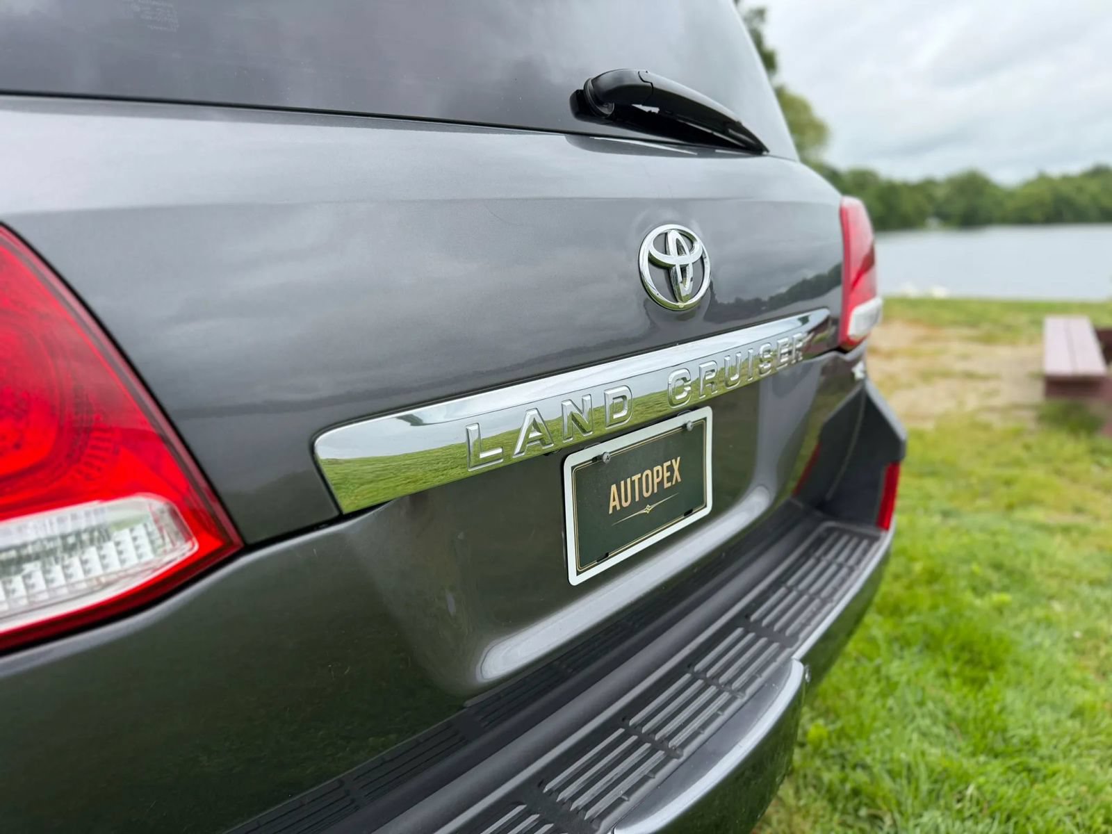 Used 2011 Toyota Land Cruiser w/ Upgrade Pkg AWD/4WD image 34
