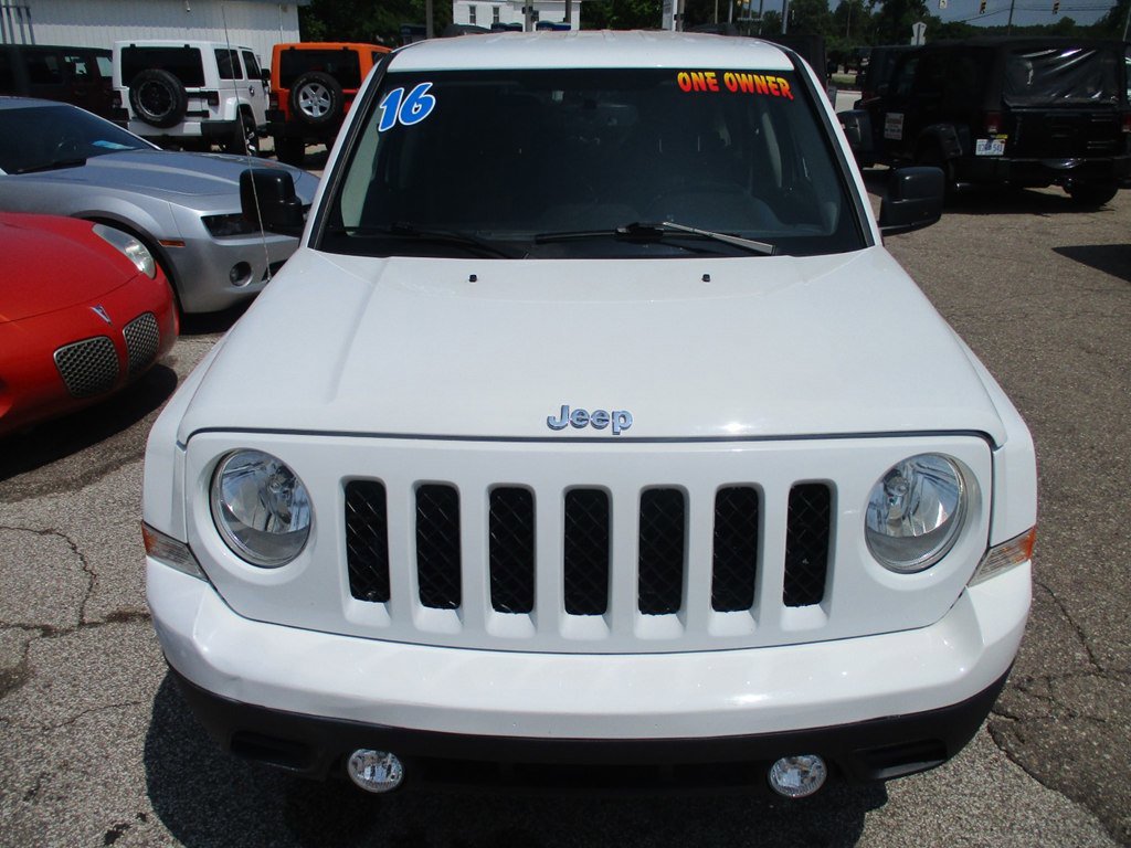 Used 2016 Jeep Patriot Latitude image 3