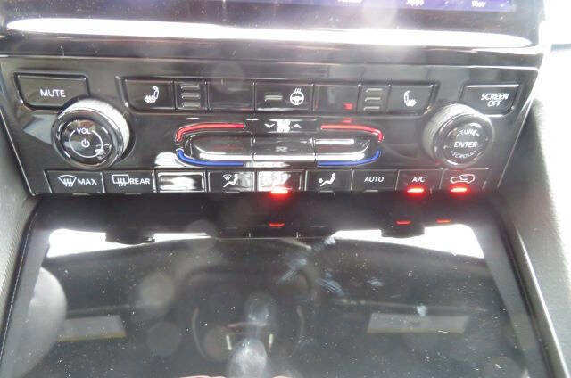 New 2025 Jeep Grand Cherokee L Limited w/ Trailer Tow Package image 26