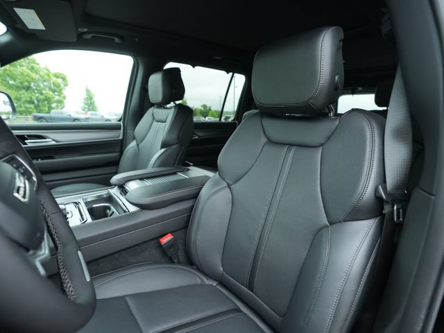New 2026 Jeep Grand Wagoneer Limited AWD/4WD image 42