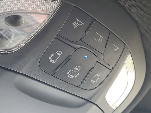 Used 2026 Chrysler Pacifica Select FWD image 20
