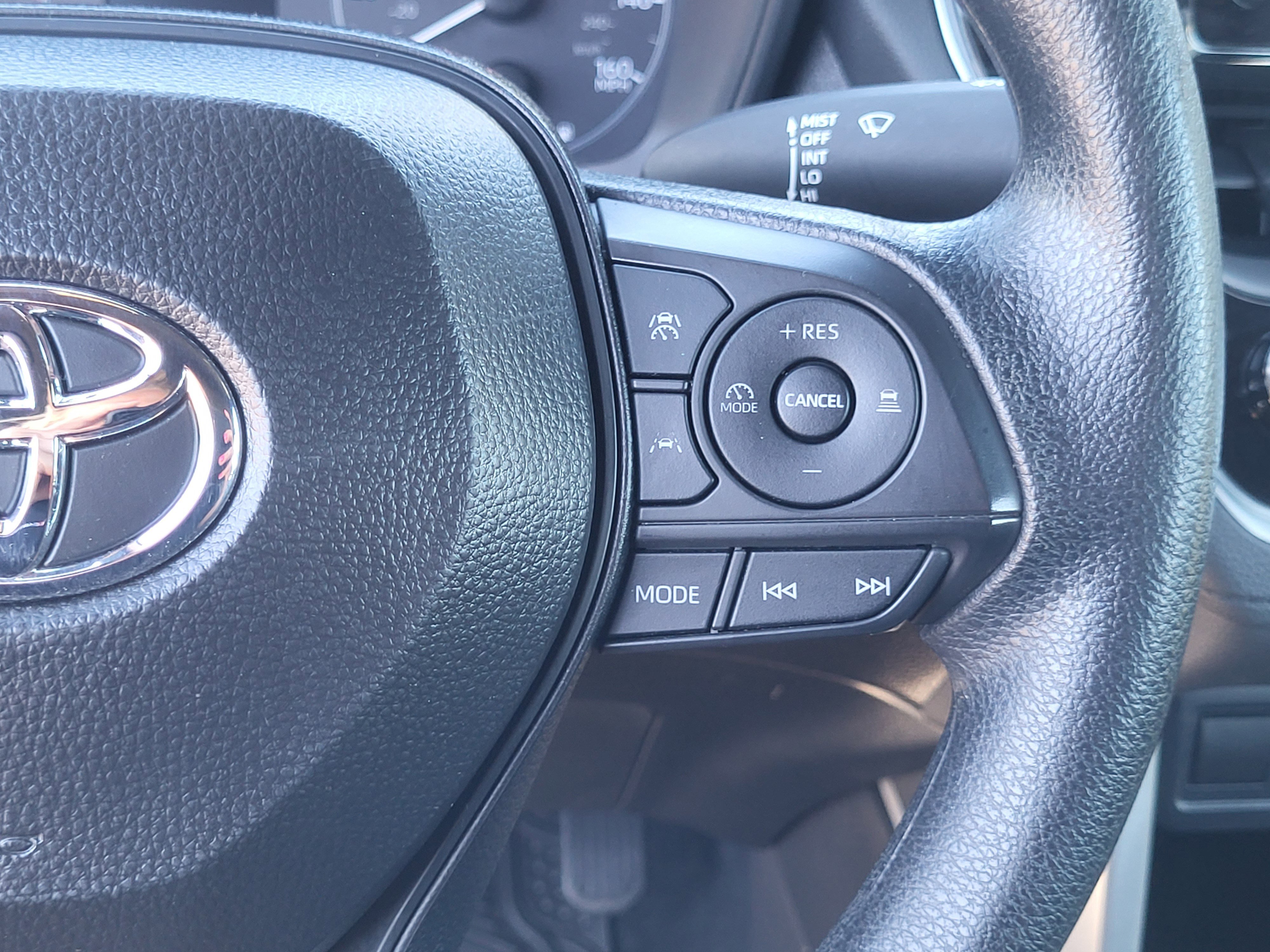 Used 2025 Toyota Corolla Cross AWD Hybrid image 15