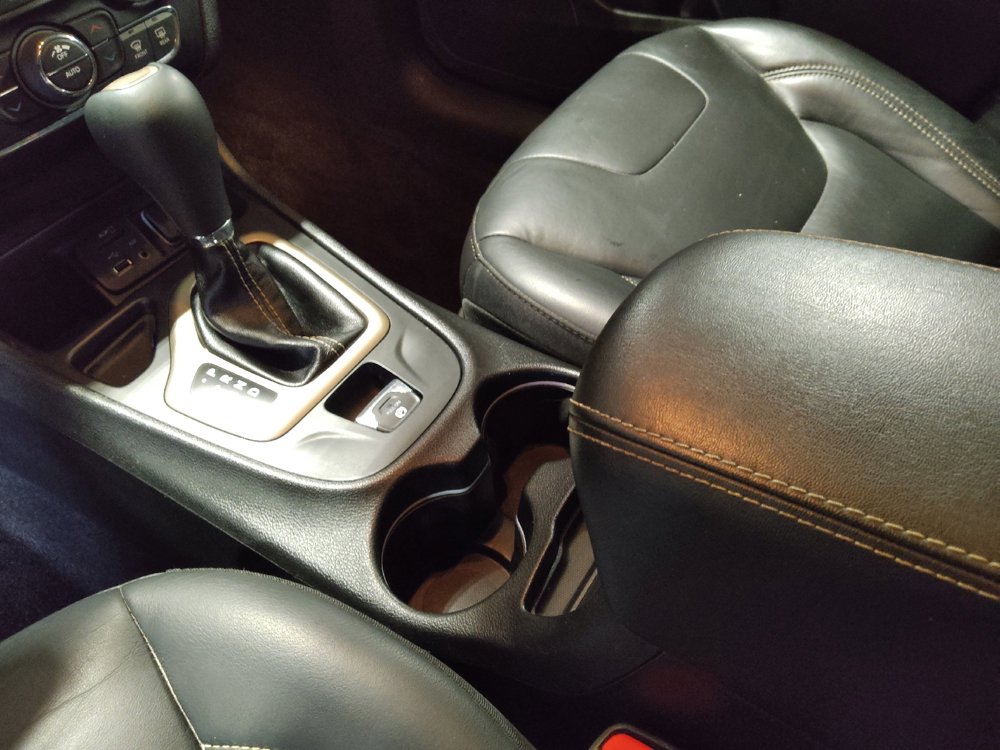 Used 2018 Jeep Cherokee Limited image 26