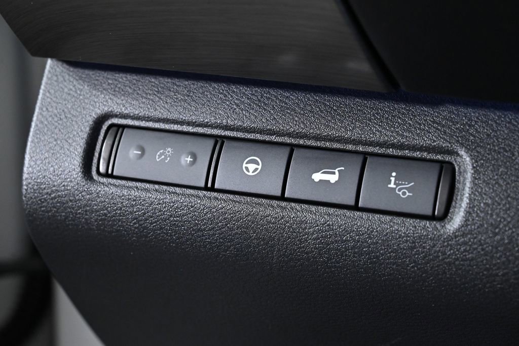 Used 2022 Nissan Pathfinder Platinum w/ Cargo Package image 22