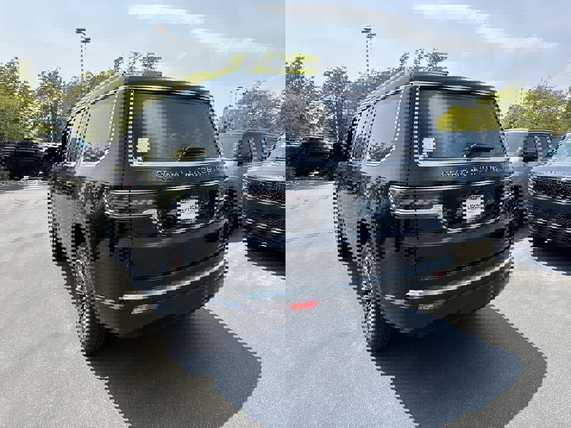 New 2024 Jeep Grand Wagoneer Series III w/ Flexible Seating Group image 6