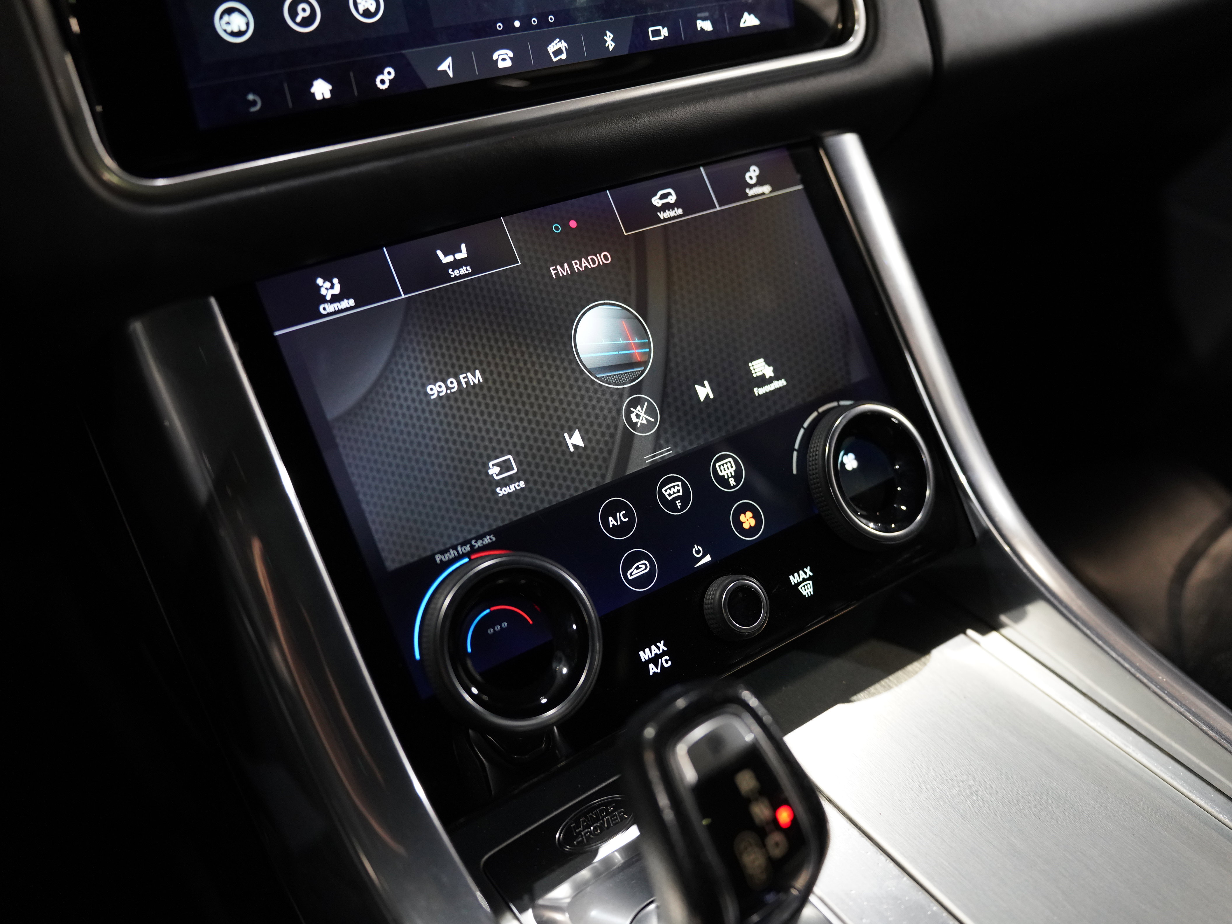 Used 2018 Land Rover Range Rover Sport SVR image 48