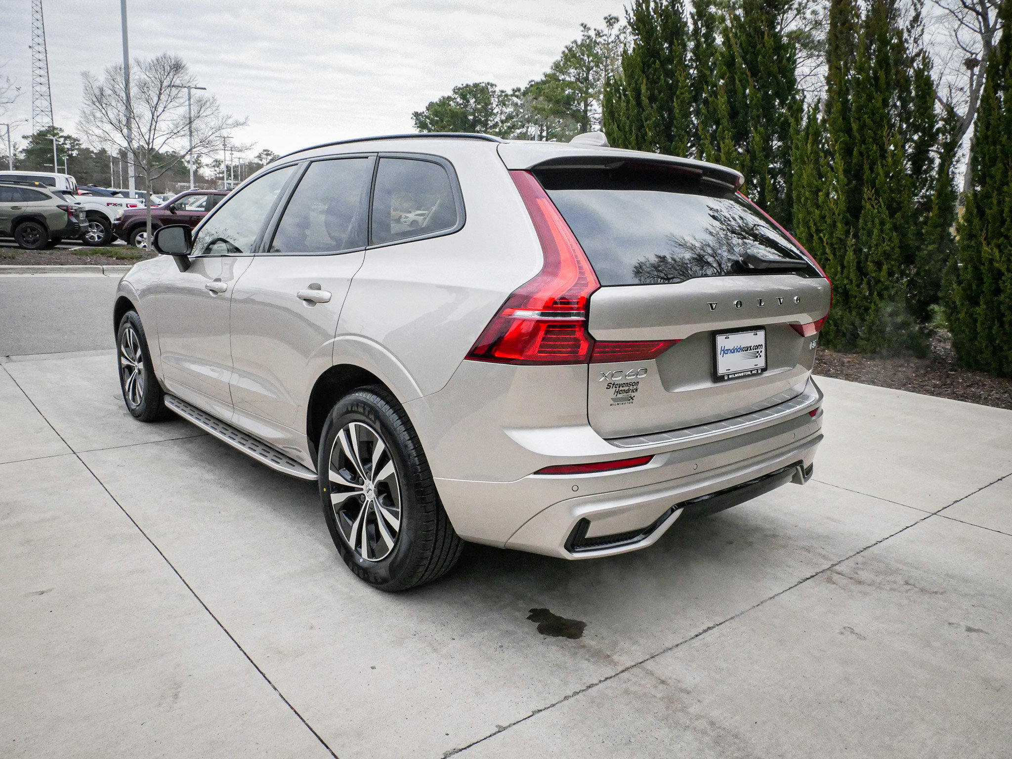Used 2024 Volvo XC60 B5 Core image 8