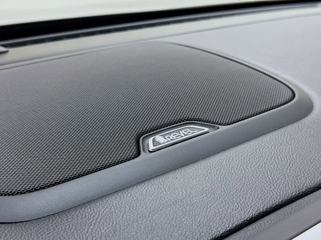 Used 2021 Lincoln Corsair Reserve w/ Equipment Group 201A image 19