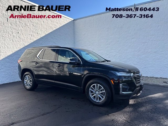 Used 2023 Chevrolet Traverse LT FWD image 1
