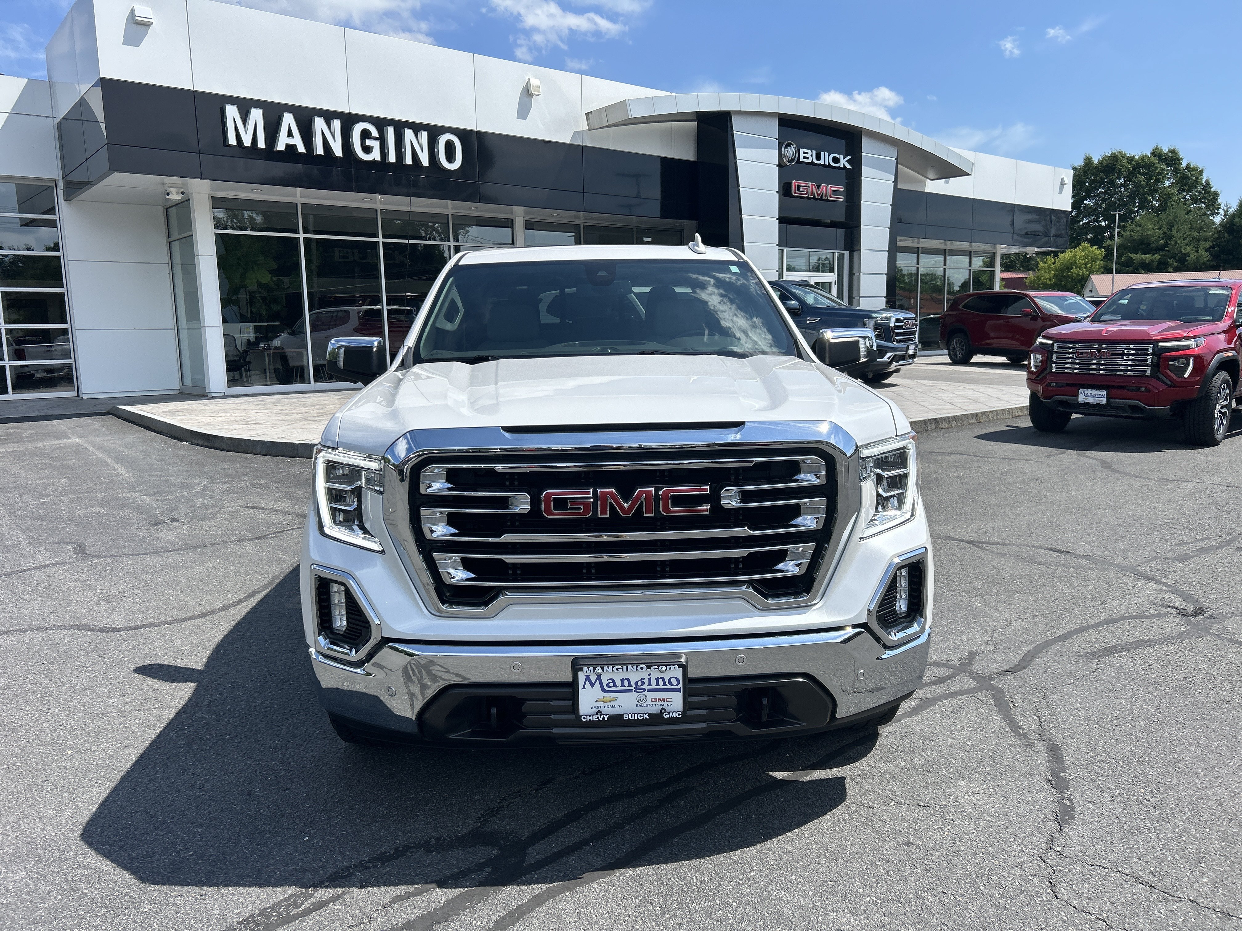 Used 2021 GMC Sierra 1500 SLT w/ SLT Premium Plus Package AWD/4WD image 17