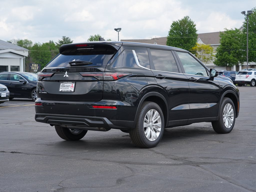 New 2026 Mitsubishi Outlander ES AWD/4WD image 3