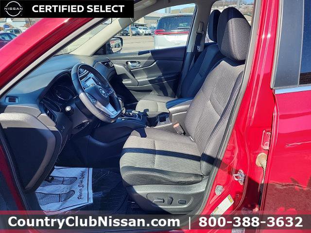 Certified 2017 Nissan Rogue SV w/ SV Premium Package image 11