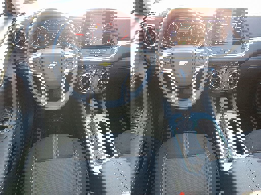 New 2025 Chevrolet Blazer LT w/ Midnight/Sport Edition image 7
