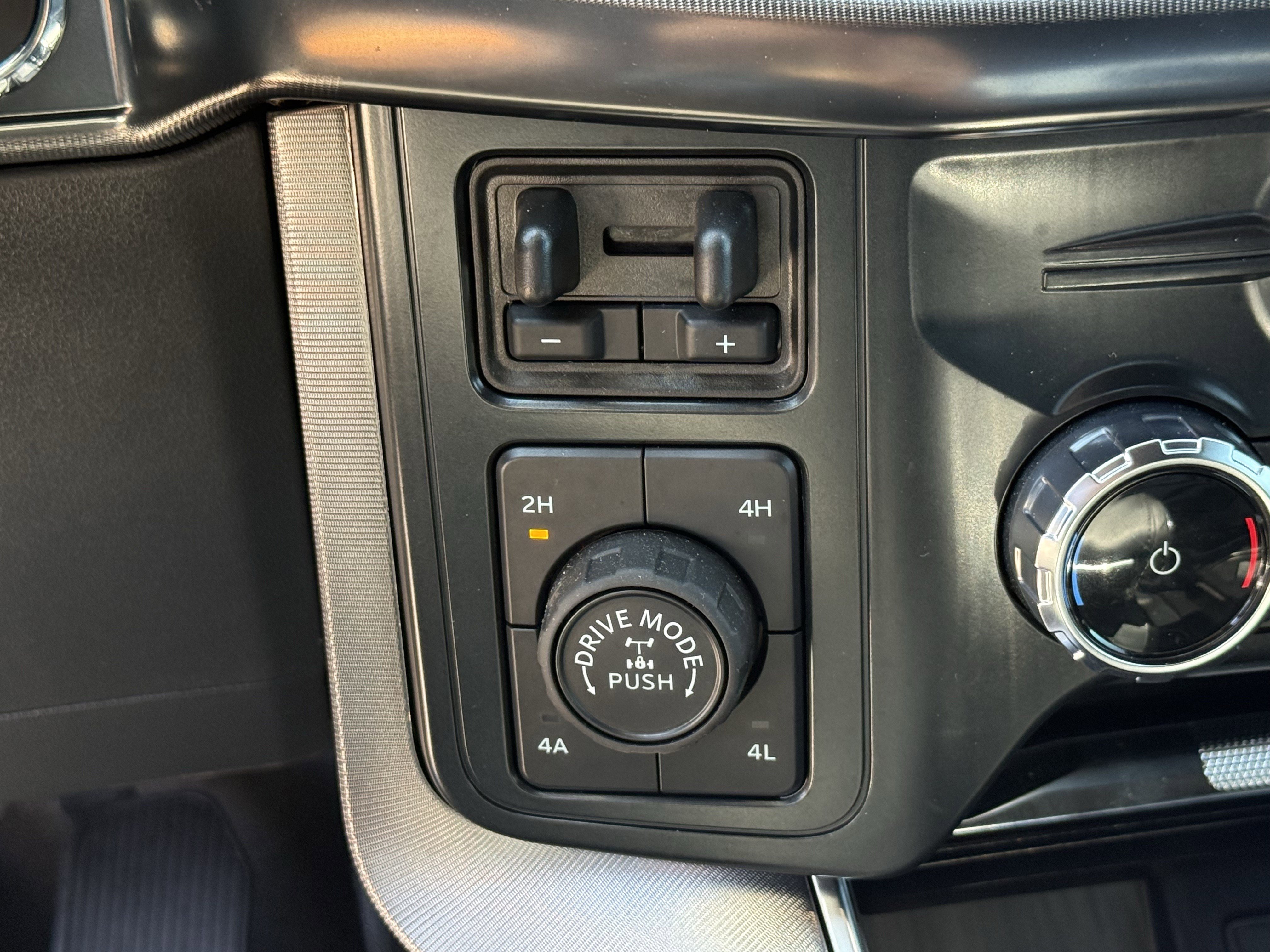 Used 2025 Ford F150 Platinum w/ Equipment Group 702A High image 25