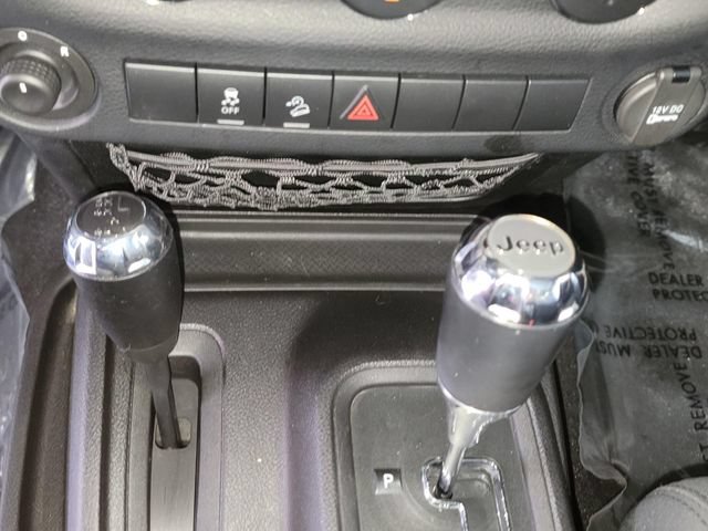 Used 2012 Jeep Wrangler Unlimited Sport AWD/4WD image 27