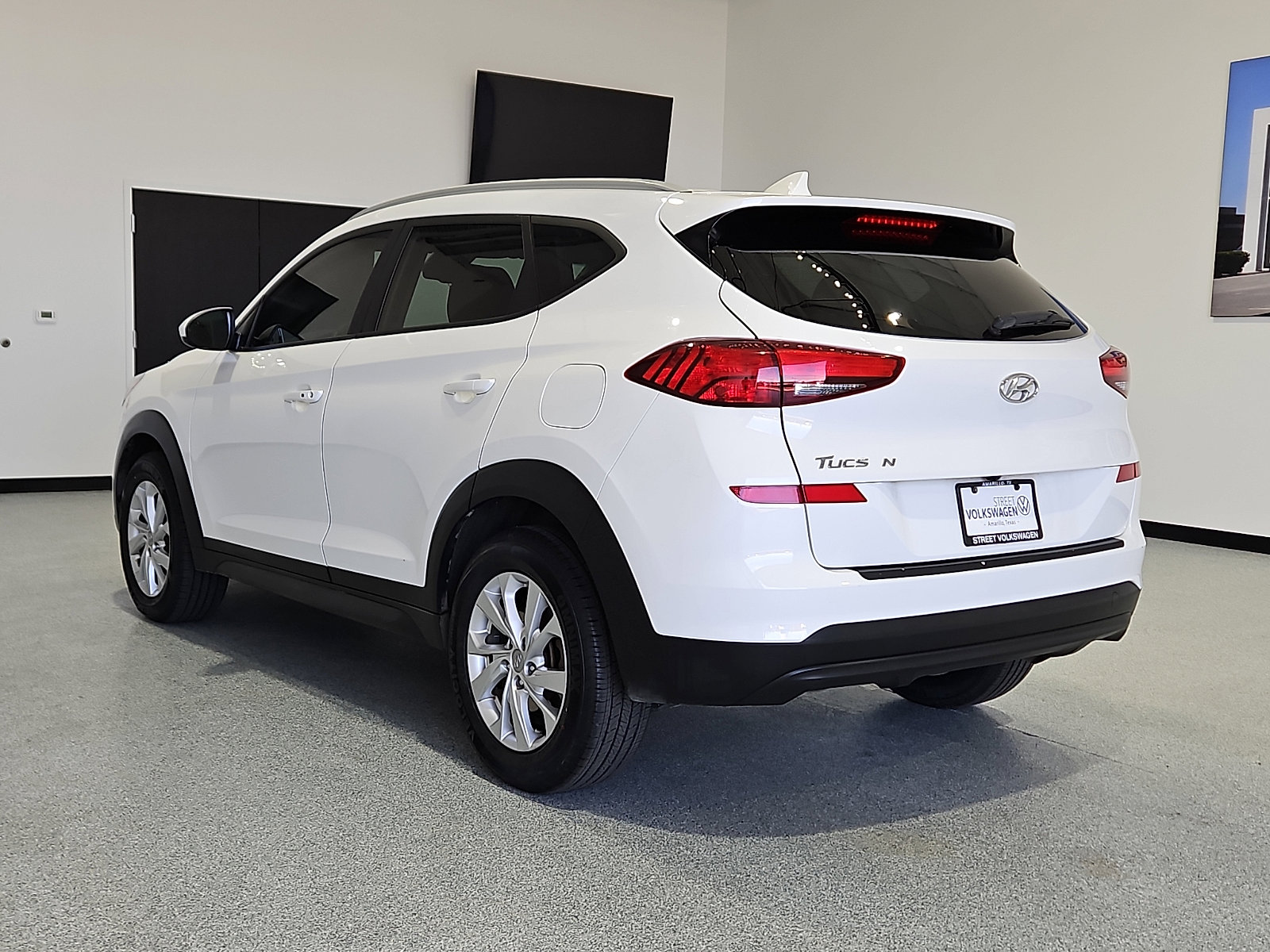Used 2020 Hyundai Tucson Value w/ Cargo Package image 2