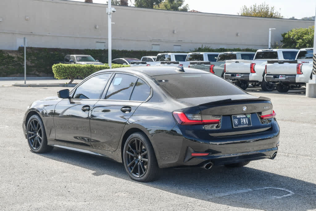 Used 2022 BMW 330i Sedan RWD image 4