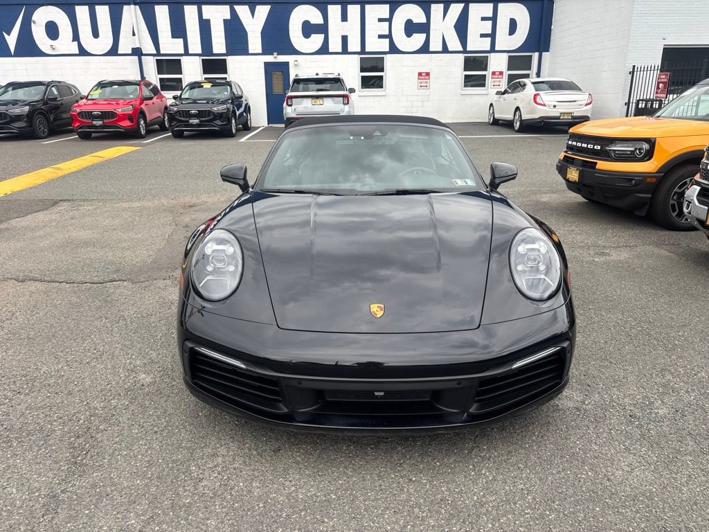 Used 2022 Porsche 911 Carrera RWD image 3