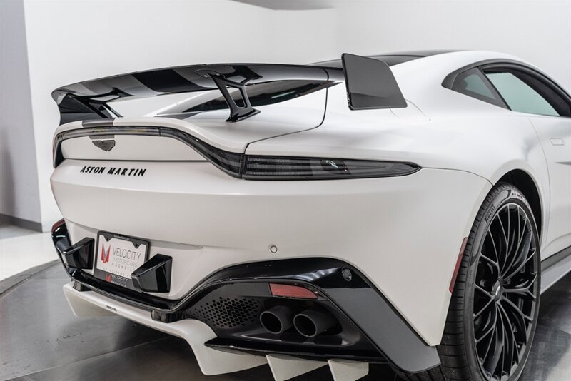 Used 2023 Aston Martin V8 Vantage Coupe RWD image 91