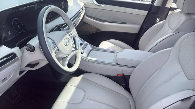 Used 2024 Hyundai Palisade AWD image 25