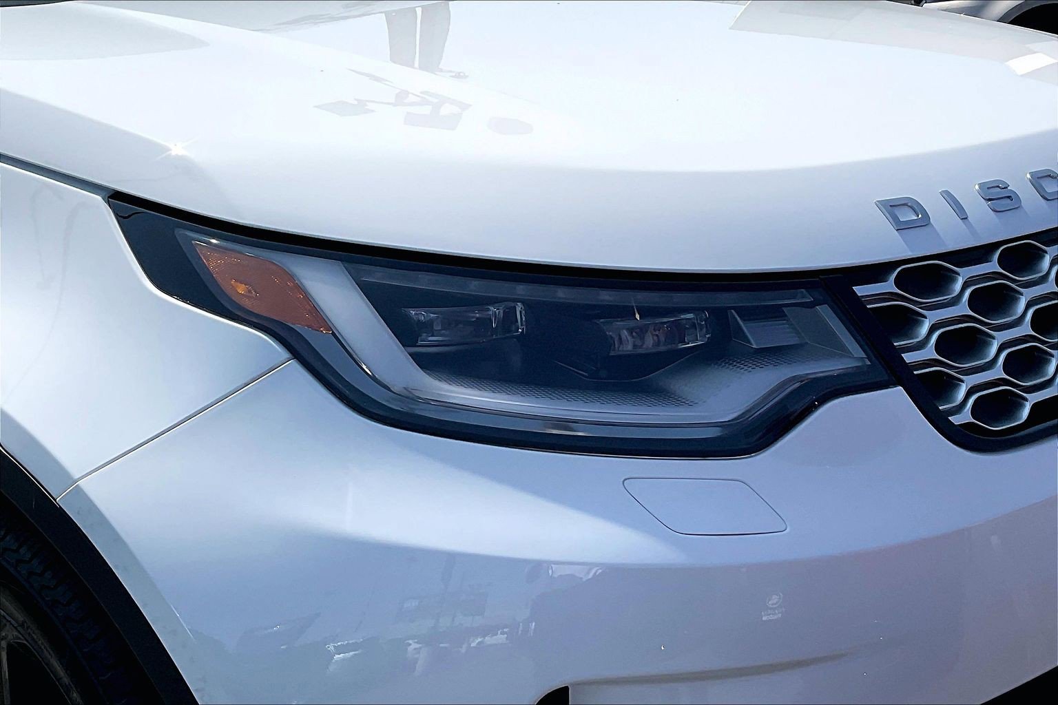 New 2026 Land Rover Discovery S image 17