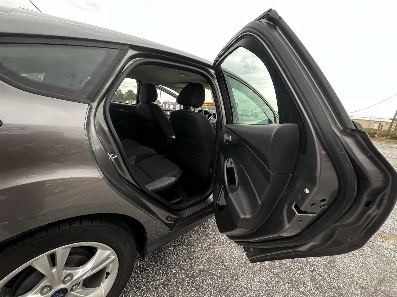 Used 2014 Ford Focus SE image 14