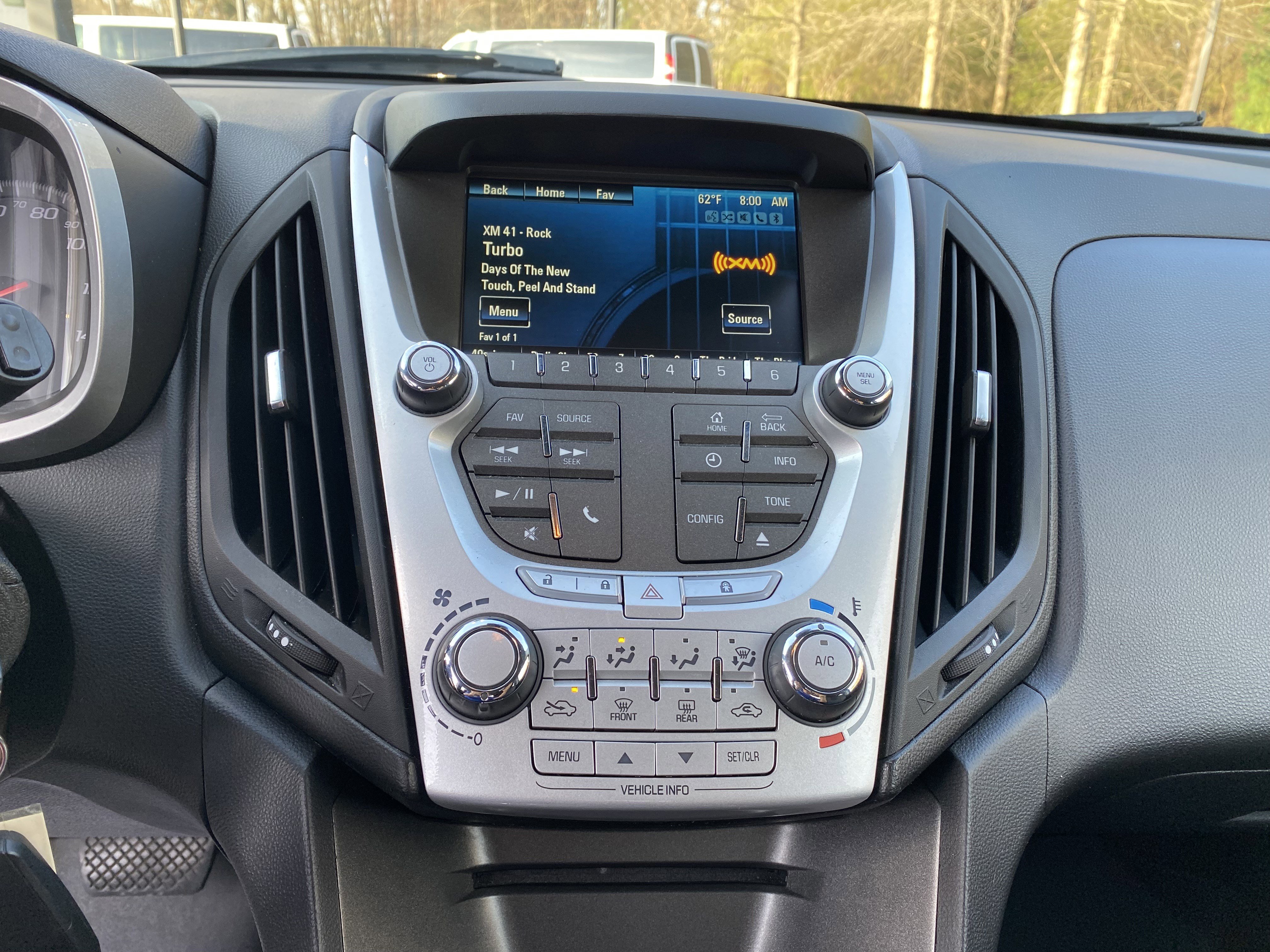 Used 2015 Chevrolet Equinox LT image 24